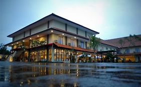 Bumi Tapos Resort  3*